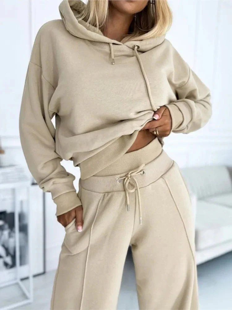 Ensemble pour femmes avec sweat à capuche et pantalon de survêtement - Confortable, élégant et polyvalent – Image 3