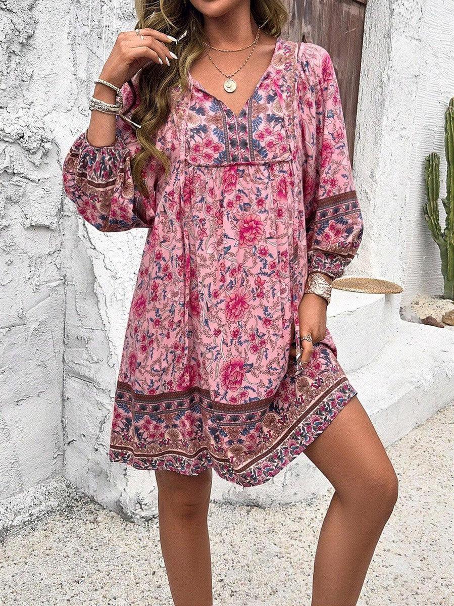 Mignonne mini robe avec col en V – Image 5