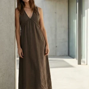 Robe midi fluide brodée – Coupe élégante – Viscose