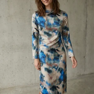 Robe Satin Longue Manche Longue Imprimée Aquarelle – Élégance Artistique et Chic