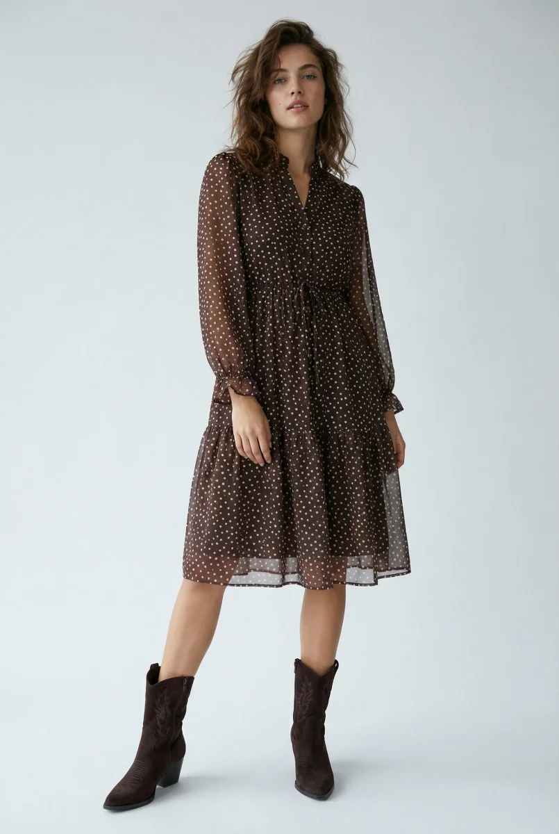 Robe à pois marron – Coupe midi fluide à cordon – Manches longues – Image 4