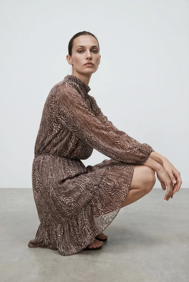 Robe courte fluide animal print – Manches longues – Taille élastique – Image 3