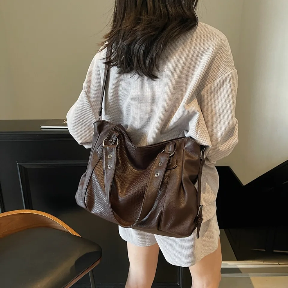 RUBI - Sac à Main de Cours de Luxe en Cuir Écaillé – Image 8