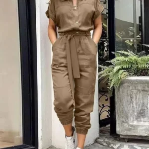 Camilla | Combinaison Vintage Automne pour femmes avec pantalon cargo et col rétro dans une coupe confortable