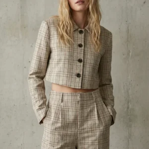 Veste courte à carreaux chic