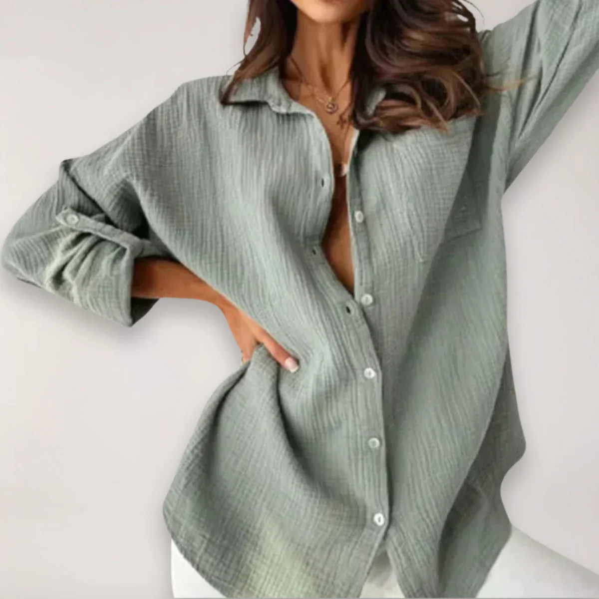 Chemise pour femme avec patte de boutonnage et manches retroussées – Image 3