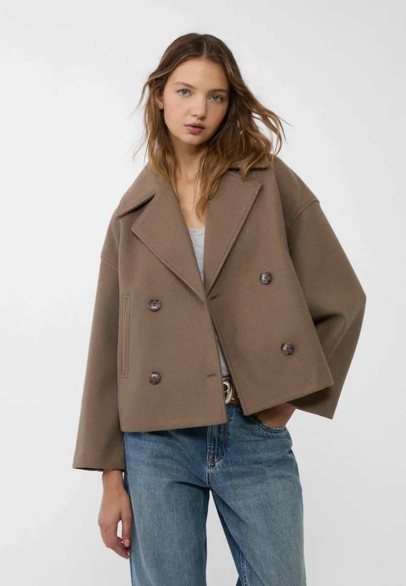 Manteau court pour femme avec double rangée de boutons et design intemporel – Image 5
