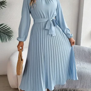 Layla - robe unie avec col montant et ceinture plissée pour l'automne