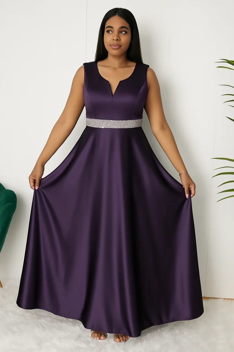Hafsoit Mode – Robe de soirée longue violette satinée avec ceinture argentée – Élégance et modernité – Image 2