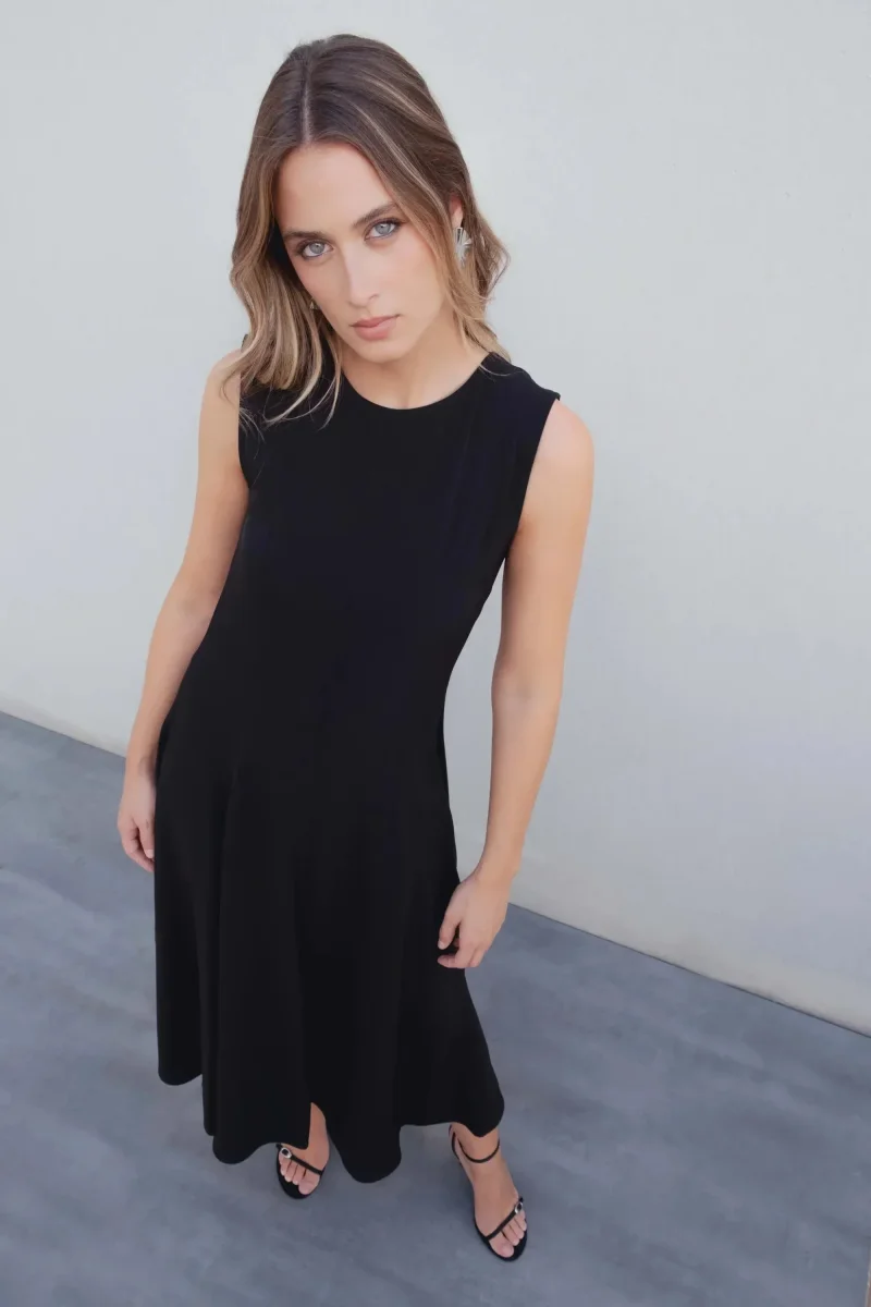 Robe midi noire sans manches ourlet festonné – Image 3