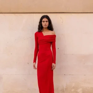 Robe Rouge Moulante Asymétrique