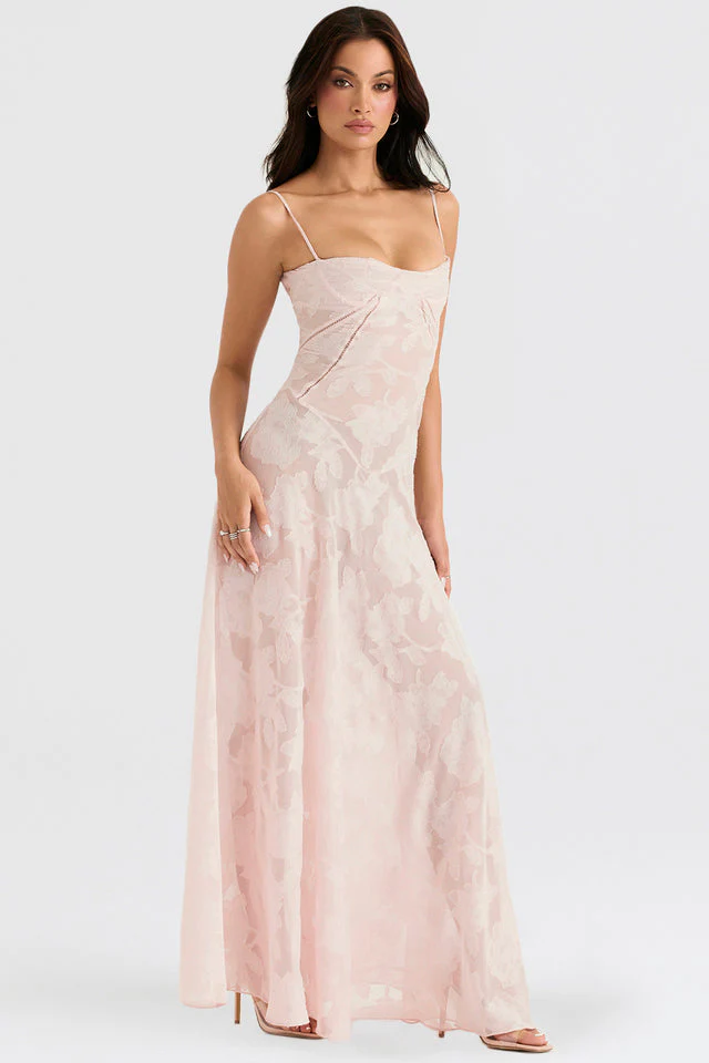 Robe longue Kira pour femme – Élégante robe en dentelle noire ornée de fleurs et à la coupe flatteuse – Image 2