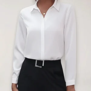 Chemisier tailleur pour femme avec patte de boutonnage, idéal pour les tenues de bureau.