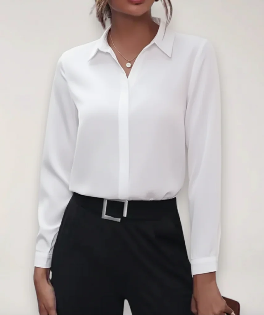 Chemisier tailleur pour femme avec patte de boutonnage, idéal pour les tenues de bureau.